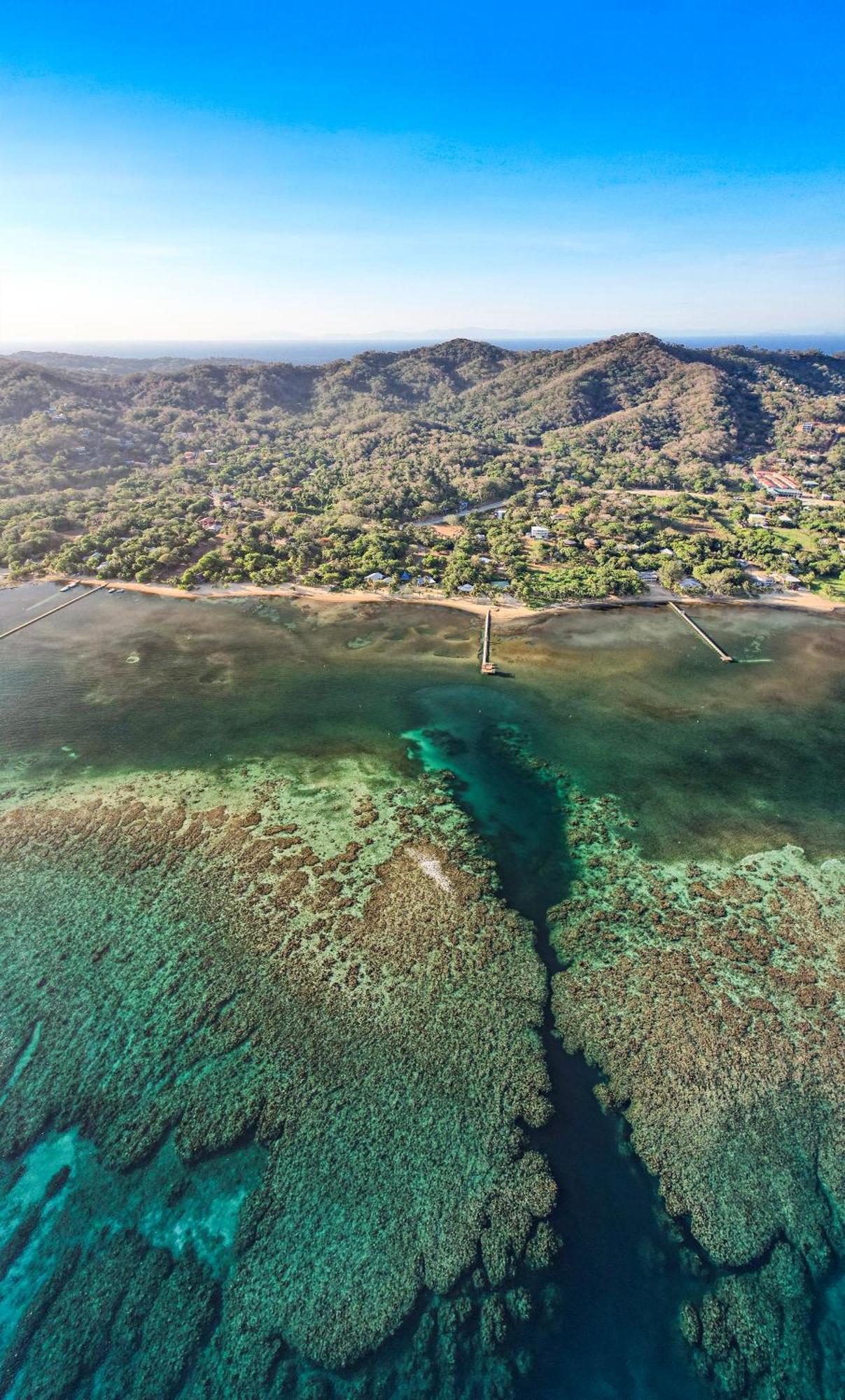 ホテル Puerta Azul Sandy Bay エクステリア 写真